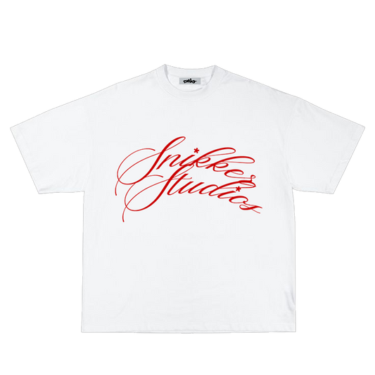 RED SCRIPT SNIKKER WHITE T-SHIRT